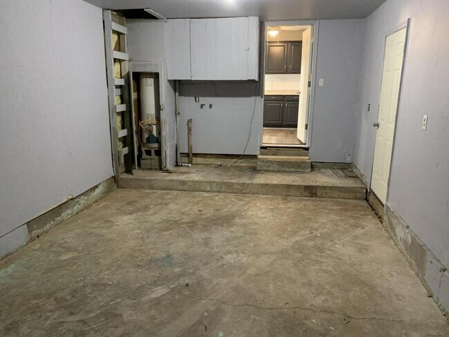 Building Photo - 1540 NE 39th St