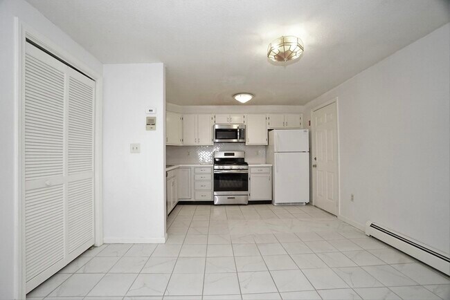 Building Photo - 50 Brookside Dr