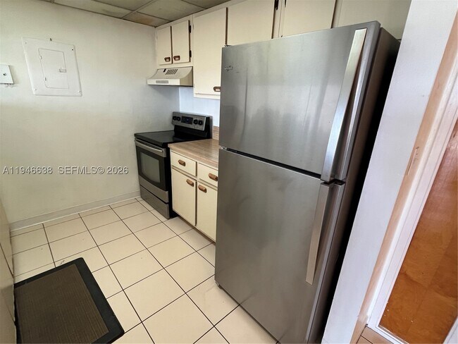 Building Photo - 7601 E Treasure Dr