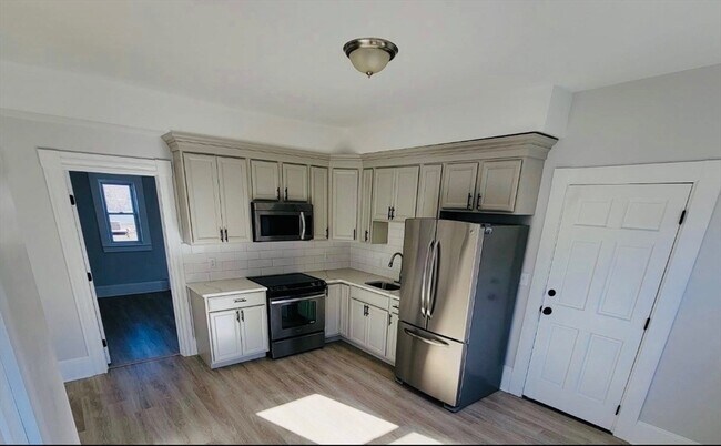 Building Photo - 22 Main St