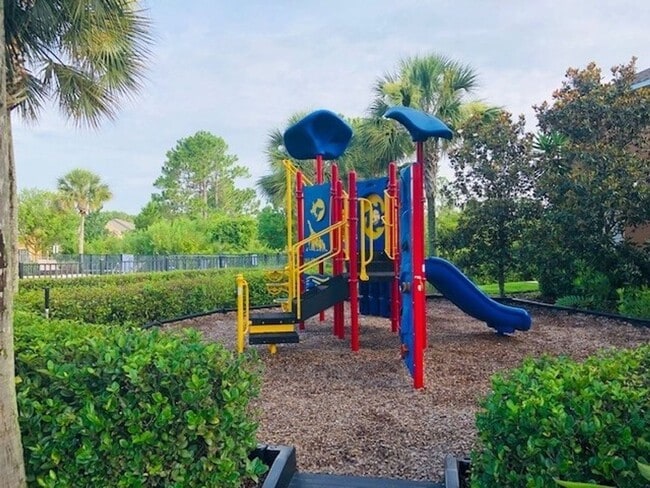 Building Photo - MOVE IN MARCH! Charming 2 Beds 2.5 Bath Townhome! 2 MASTER SUITES! Attached one car garage!! Extr...