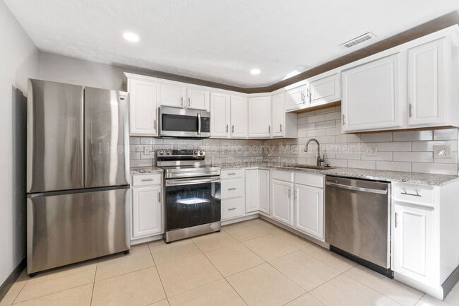 Building Photo - 957 Harrison Ave