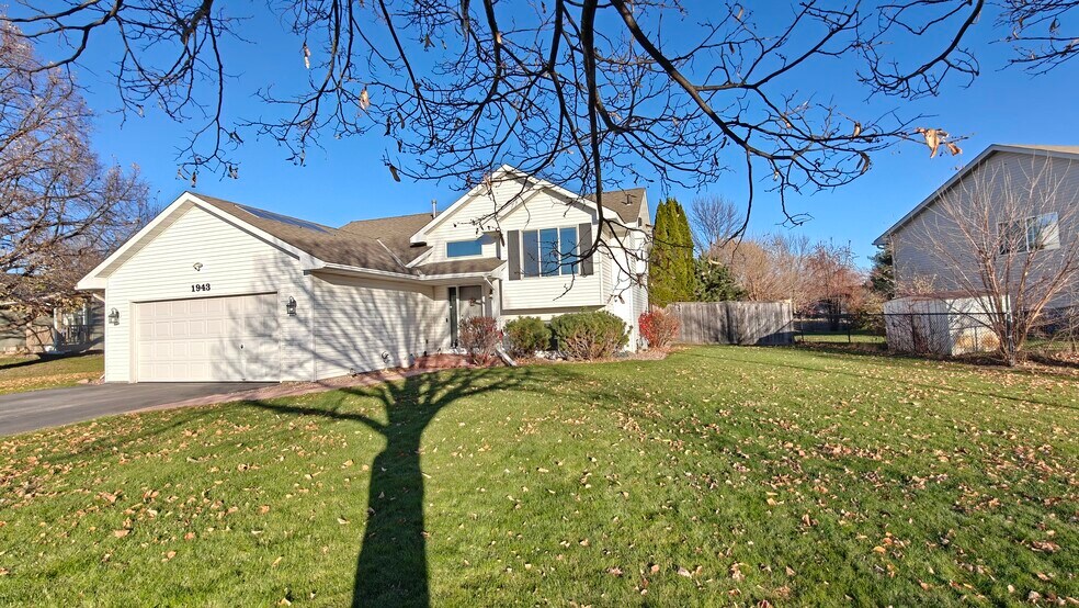 Primary Photo - 1943 Parkway Ave