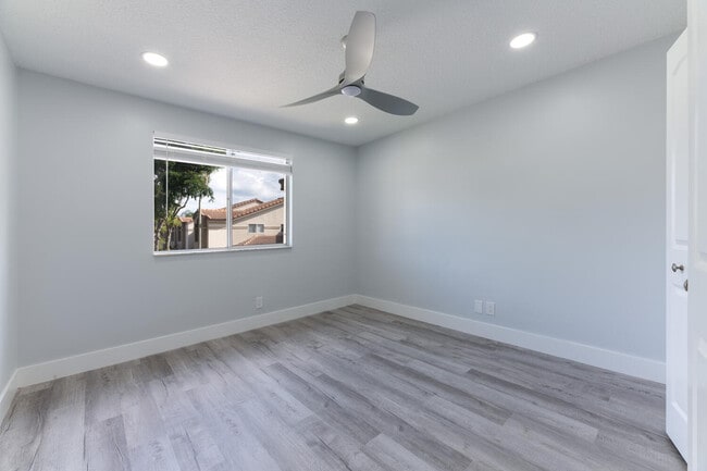 Building Photo - 6810 Via Regina