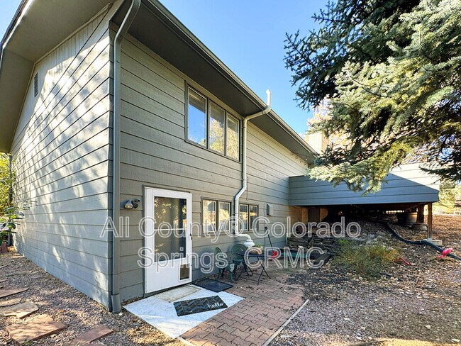 Building Photo - 460 Wintery Cir N