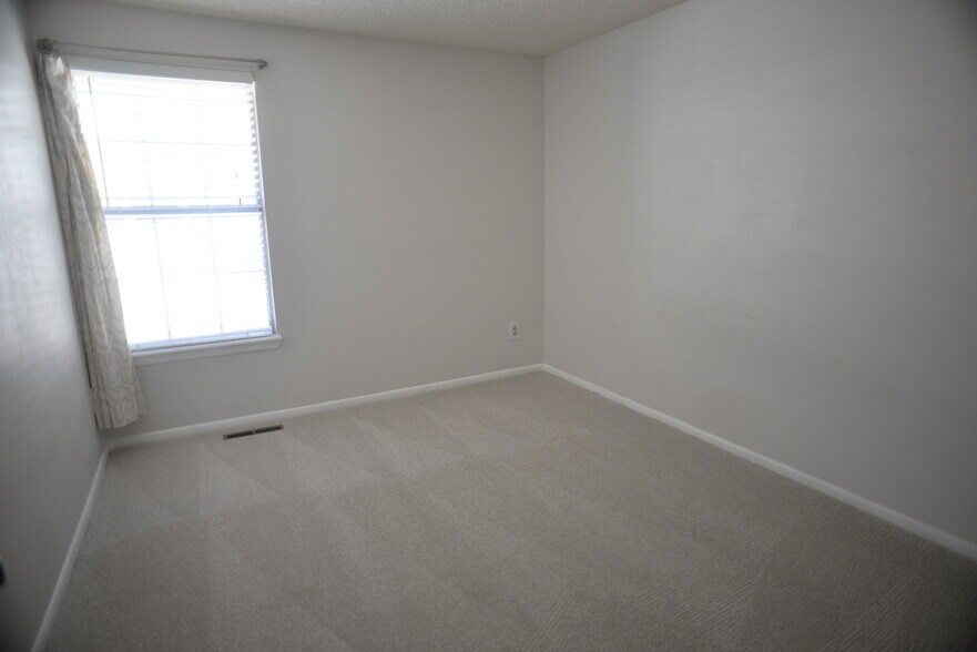 Bedroom 2 - 2862 W Long Dr