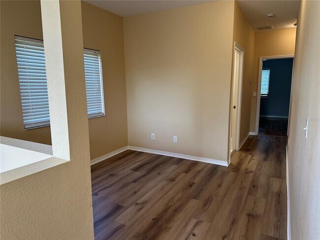 Building Photo - 30117 Mossbank Dr