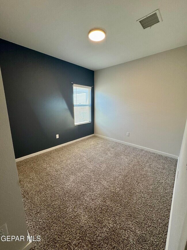 Building Photo - 12725 Don Norte St