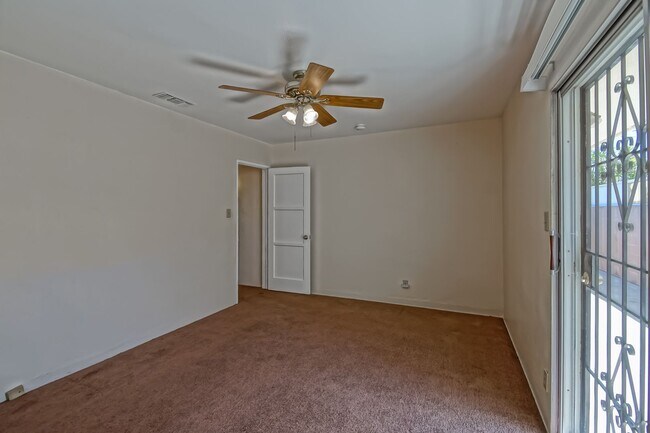 Building Photo - ***$500 OFF FIRST MONTHS RENT*** SPACIOUS, BRIGHT & AIRY, 3BR2BA HOME W/ GREAT OUTDOOR SPACE, LAR...