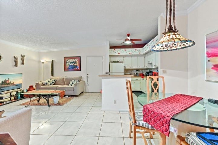 Building Photo - 15500 Lakes of Delray Blvd