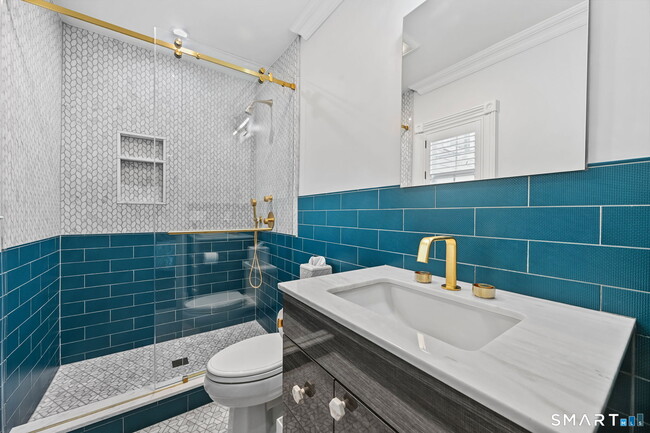 Building Photo - 44 Davenport Dr