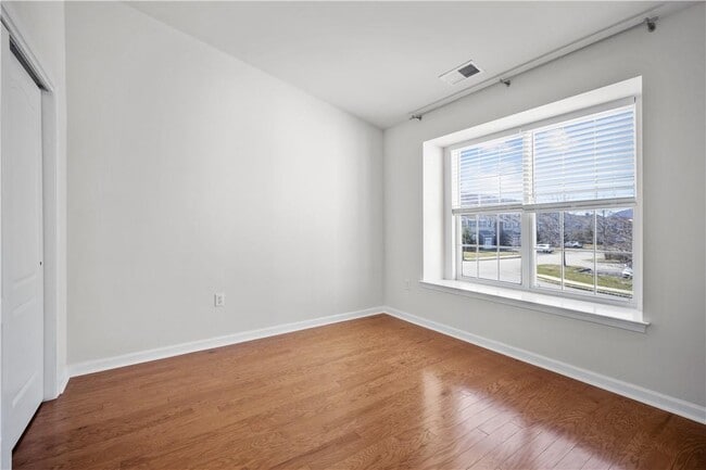 Building Photo - 1226 Hustis Dr