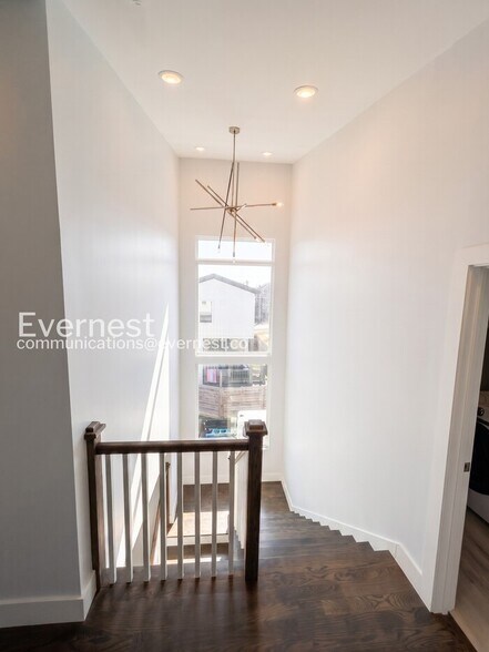 Building Photo - 915 Delmas Ave