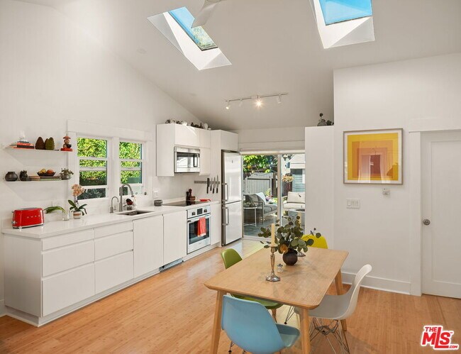 Building Photo - 2012 Linden Ave