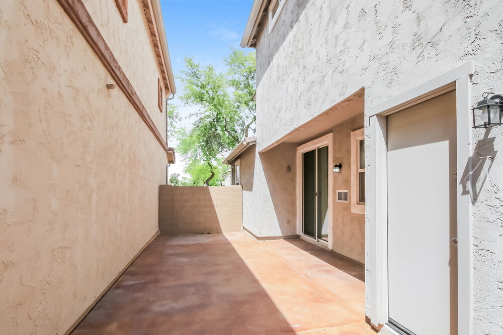 Building Photo - 10117 E Isabella Ave