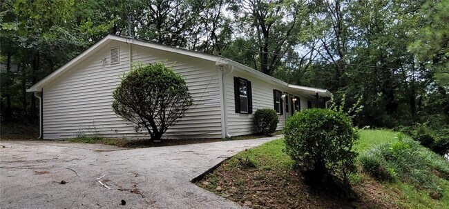 Building Photo - 2888 Parrott Ave NW