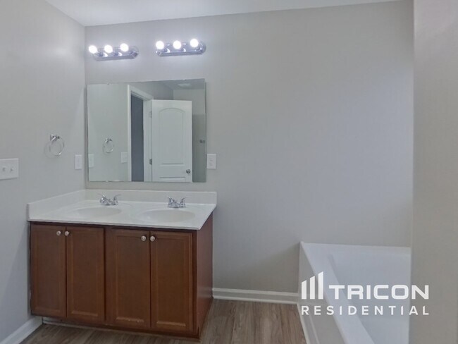 Building Photo - 6613 Pennacook Dr