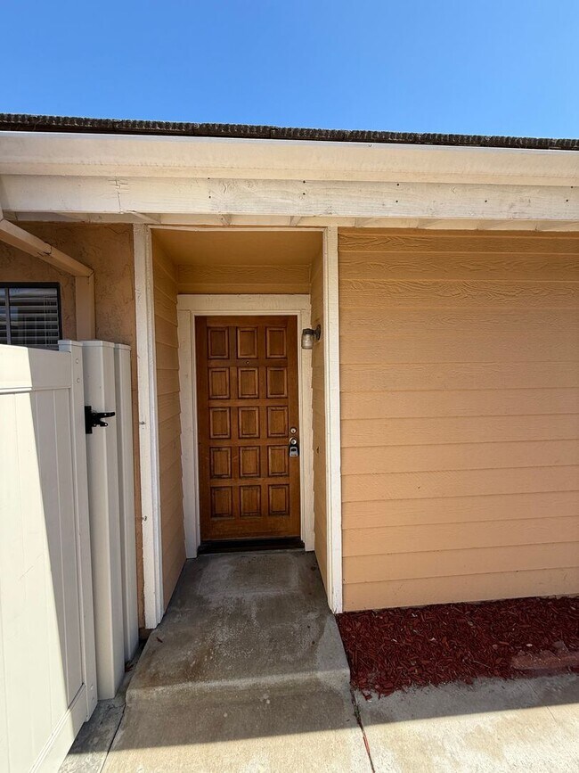 Building Photo - Wonderful 4 Bedroom 2-story Townhome in "F...