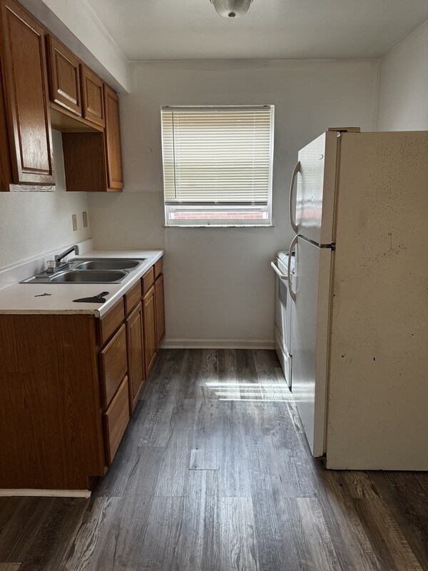 Building Photo - 246 Basswood Ave