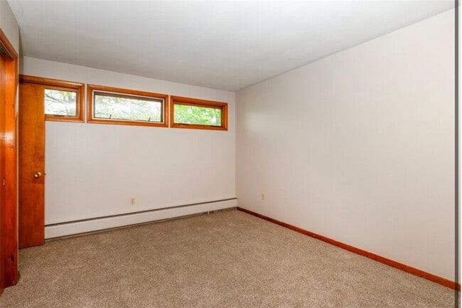 Building Photo - 120 Donovan Dr