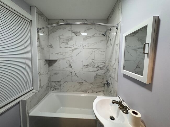 Building Photo - 40 Purchase St