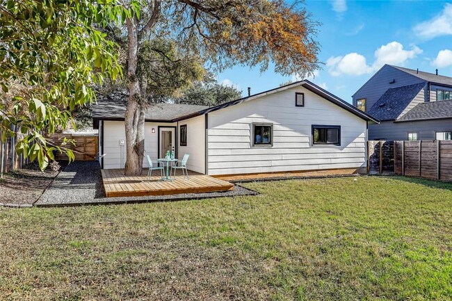 Building Photo - 813 Cardiff Dr
