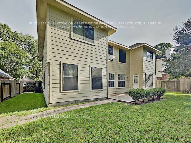 Building Photo - 8619 Discus Dr