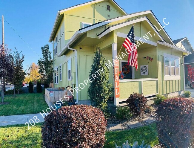 Building Photo - Modern Home Next to Downtown Boise