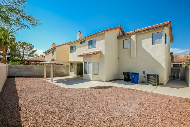 Building Photo - 1575 Bent Arrow Dr