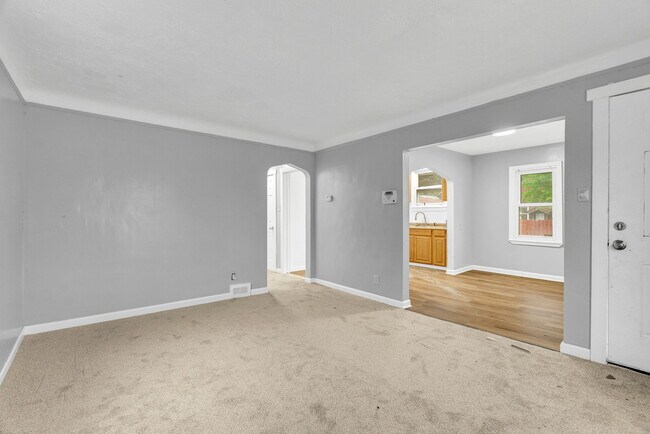 Building Photo - 15309 Troester St