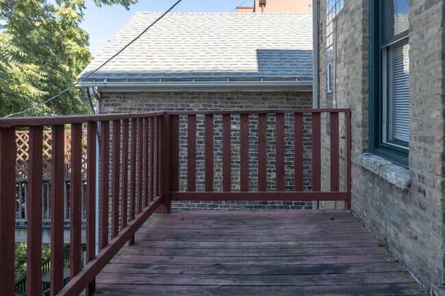 Building Photo - 1720 W Beach Ave