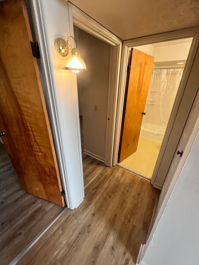 Building Photo - 7308 6 Mile Ln