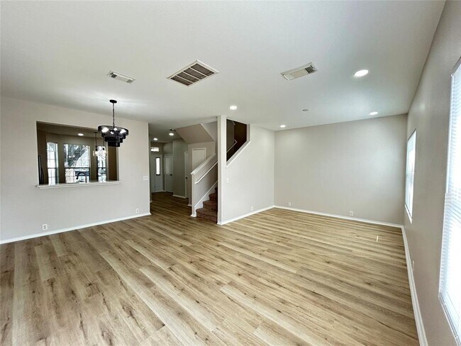 Building Photo - 16851 Pine Castle Dr
