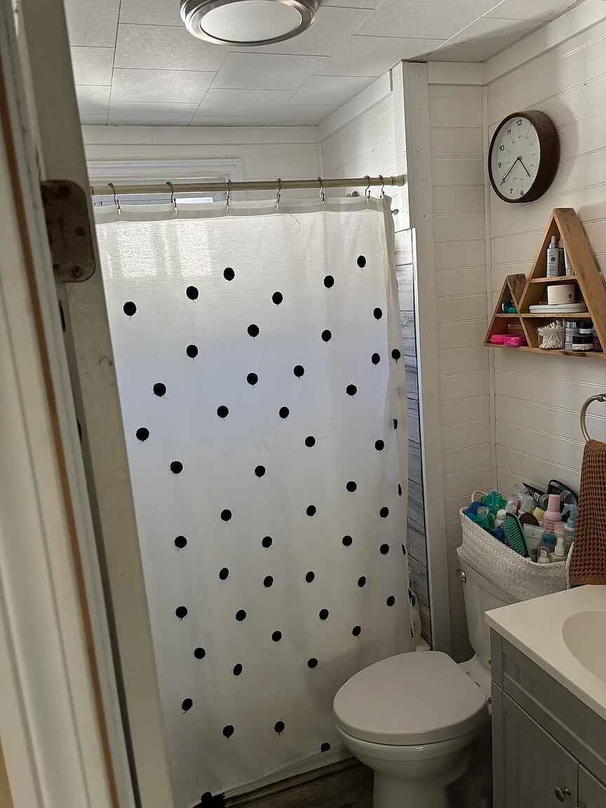 Building Photo - 465 E High St