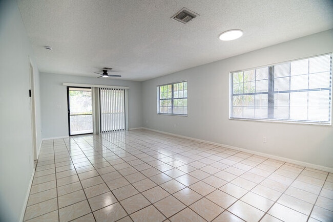 Building Photo - 5254 Treetops Dr