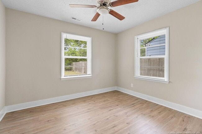 Building Photo - 223 W Cir Ct.