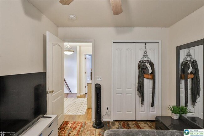 Building Photo - 204 Ridings Cir