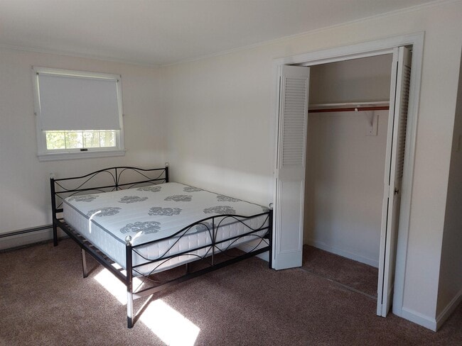 Building Photo - 6 Woodland Ct