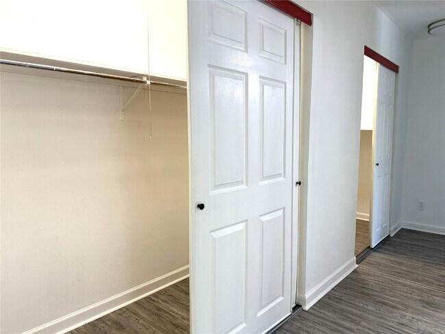 Building Photo - 7571 Hazelcrest Dr