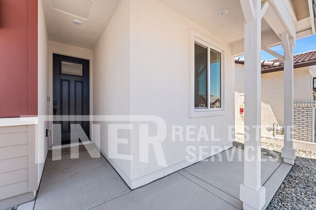 Building Photo - 3062 Pansona St