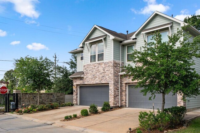 Building Photo - 5003 Lehman Oaks Dr