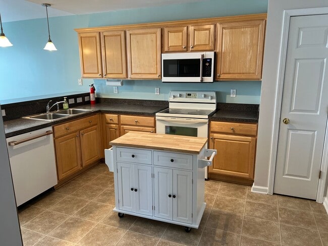 Building Photo - St. James School Area! Pet-friendly, 3 Bedroom, 2 Bath Home with Fenced Yard!