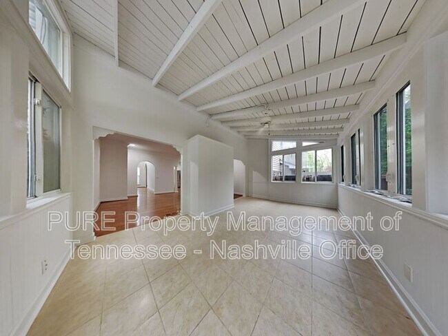 Building Photo - 165 Hicks Rd