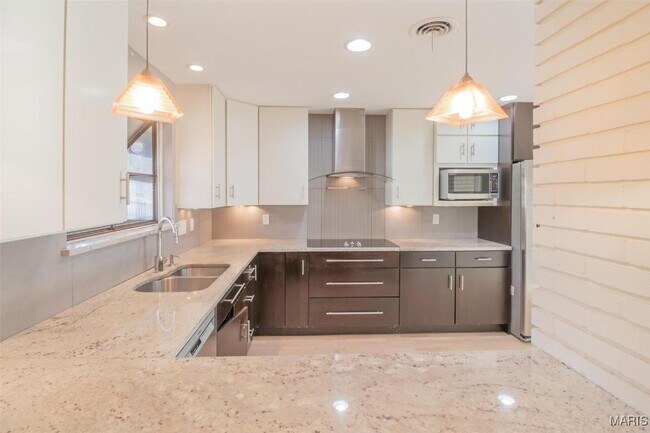 Building Photo - 507 Glenmeadow Dr