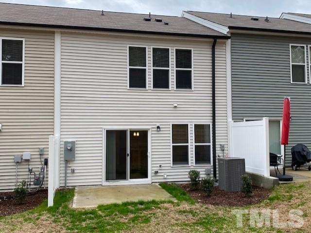 Building Photo - 347 White Oak Ridge Dr