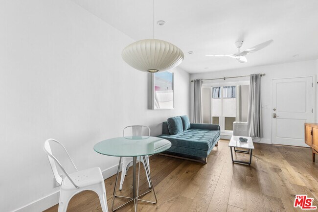 Building Photo - 1929 Tamarind Ave