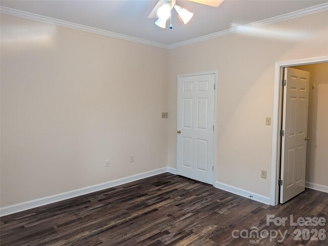 Building Photo - 108 Pier 33 Dr