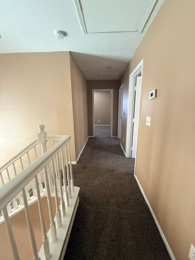 Building Photo - 5172 Dillingham Dr