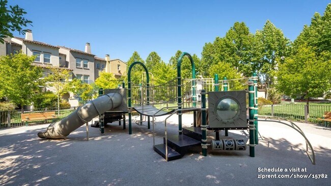 Building Photo - 4 Muller Pl