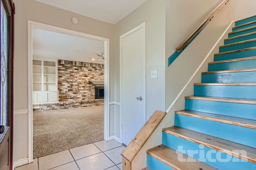 Building Photo - 7919 Annola Ln